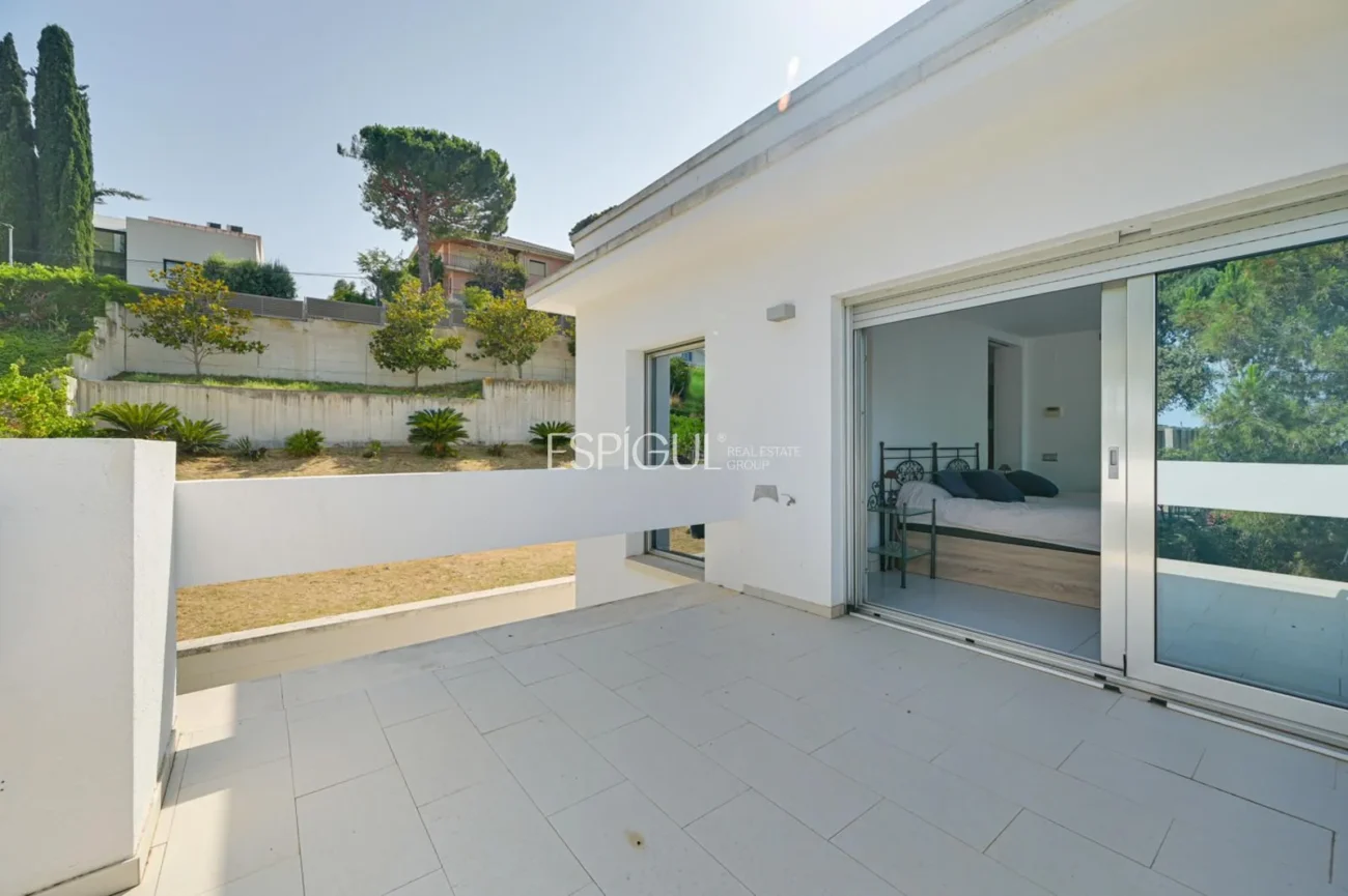 Impressionant casa amb dues piscines, cinema, gimnàs i vistes a Alella