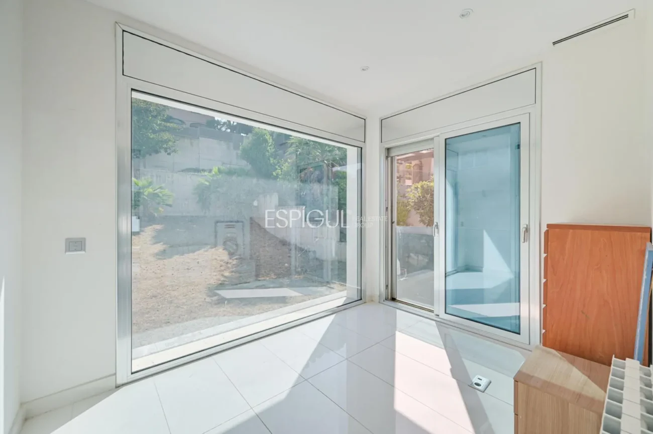 Impressionant casa amb dues piscines, cinema, gimnàs i vistes a Alella