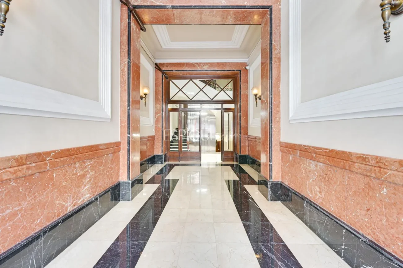 Magnifique logement rénové sur l’Avenida de Sarriá