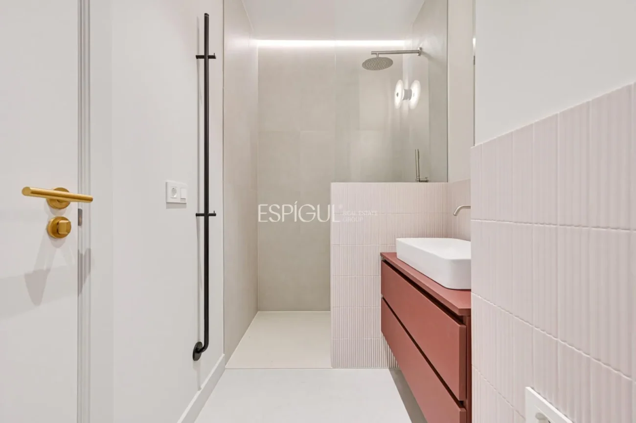 Magnifique logement rénové sur l’Avenida de Sarriá