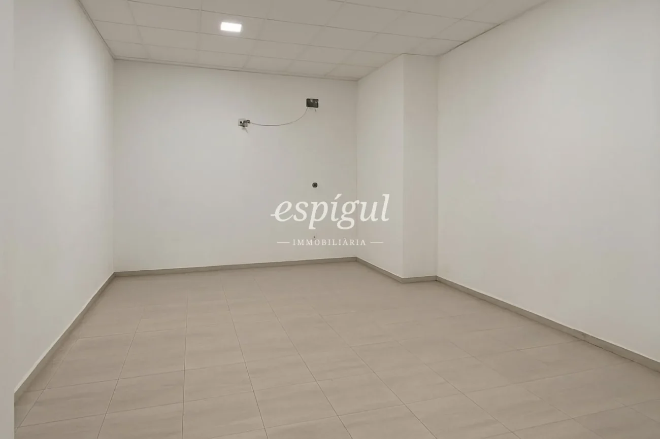 Investment opportunity in Girona – Local with assured profitability