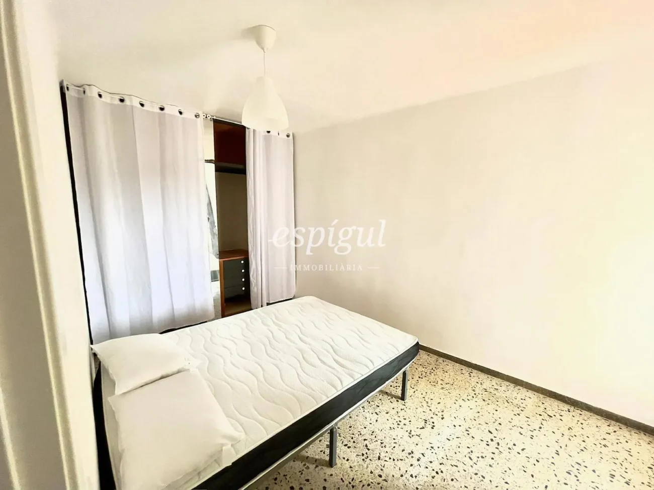 Piso en venta en Salt alquilado con alta rentabilidad