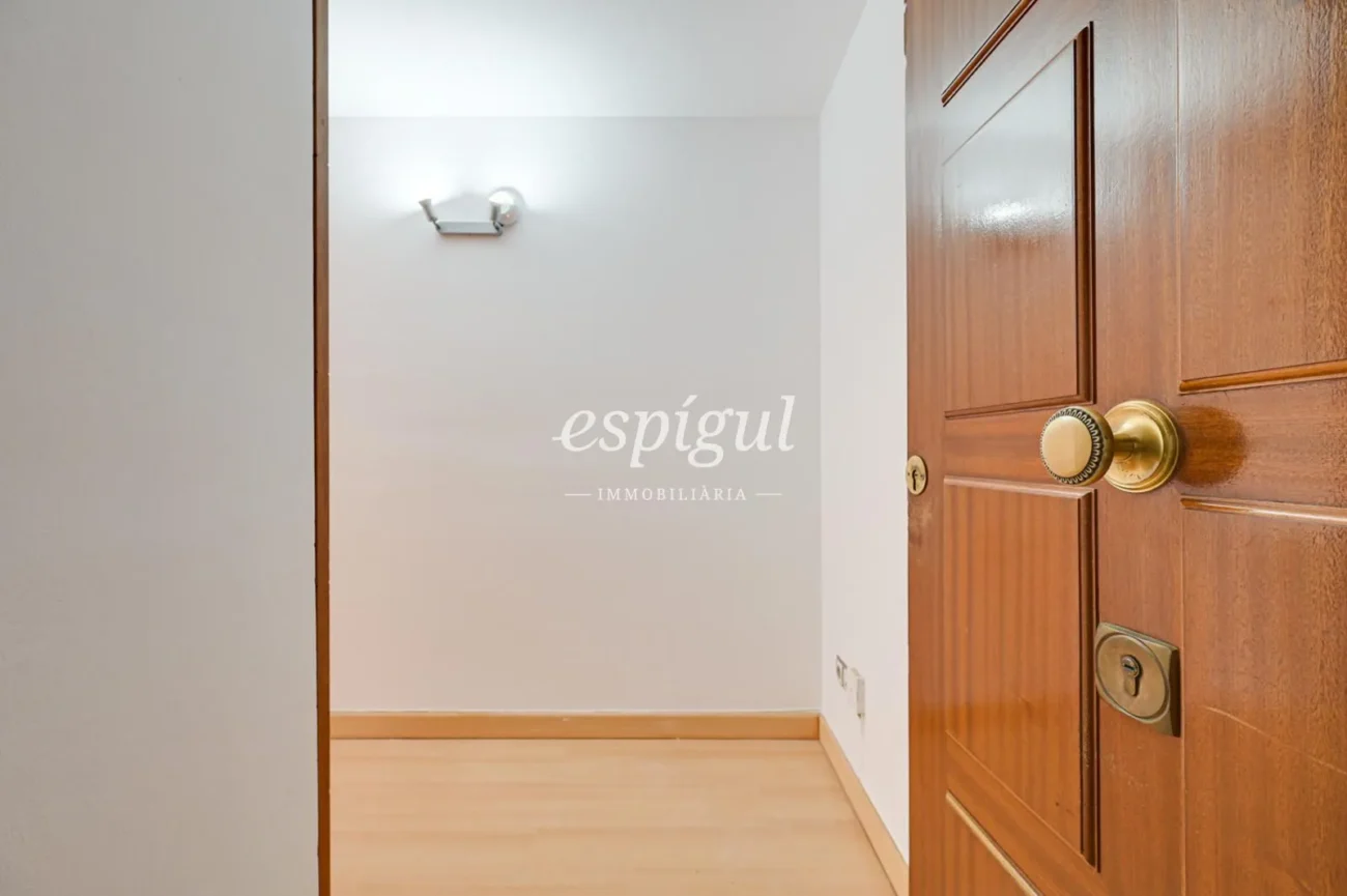 Pis de tres habitacions amb gran terrassa