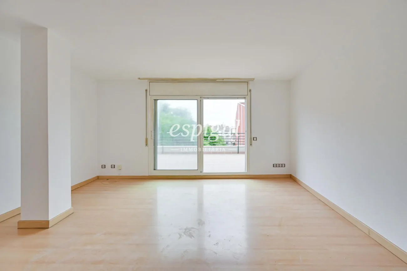 Pis de tres habitacions amb gran terrassa