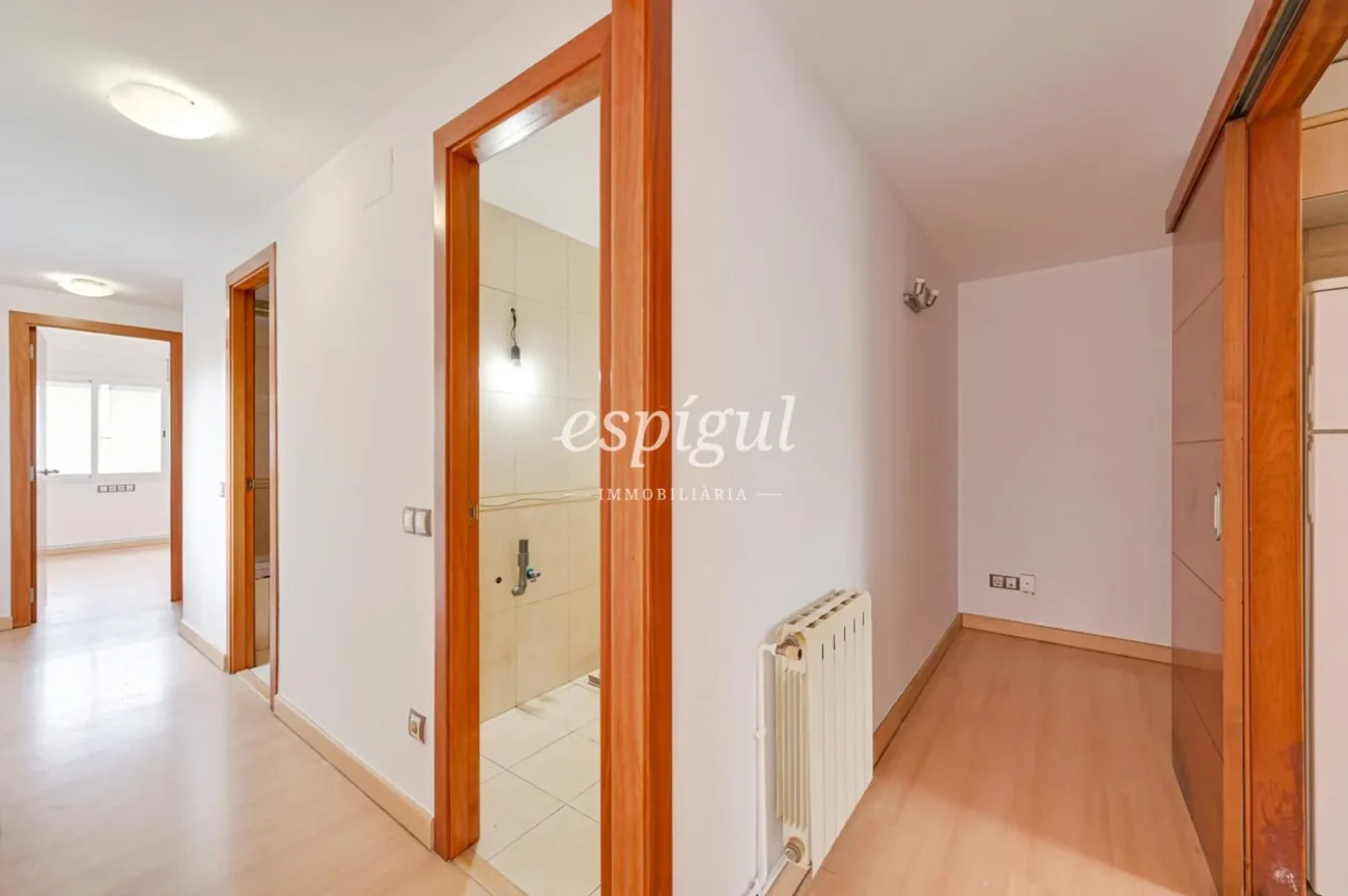 Pis de tres habitacions amb gran terrassa