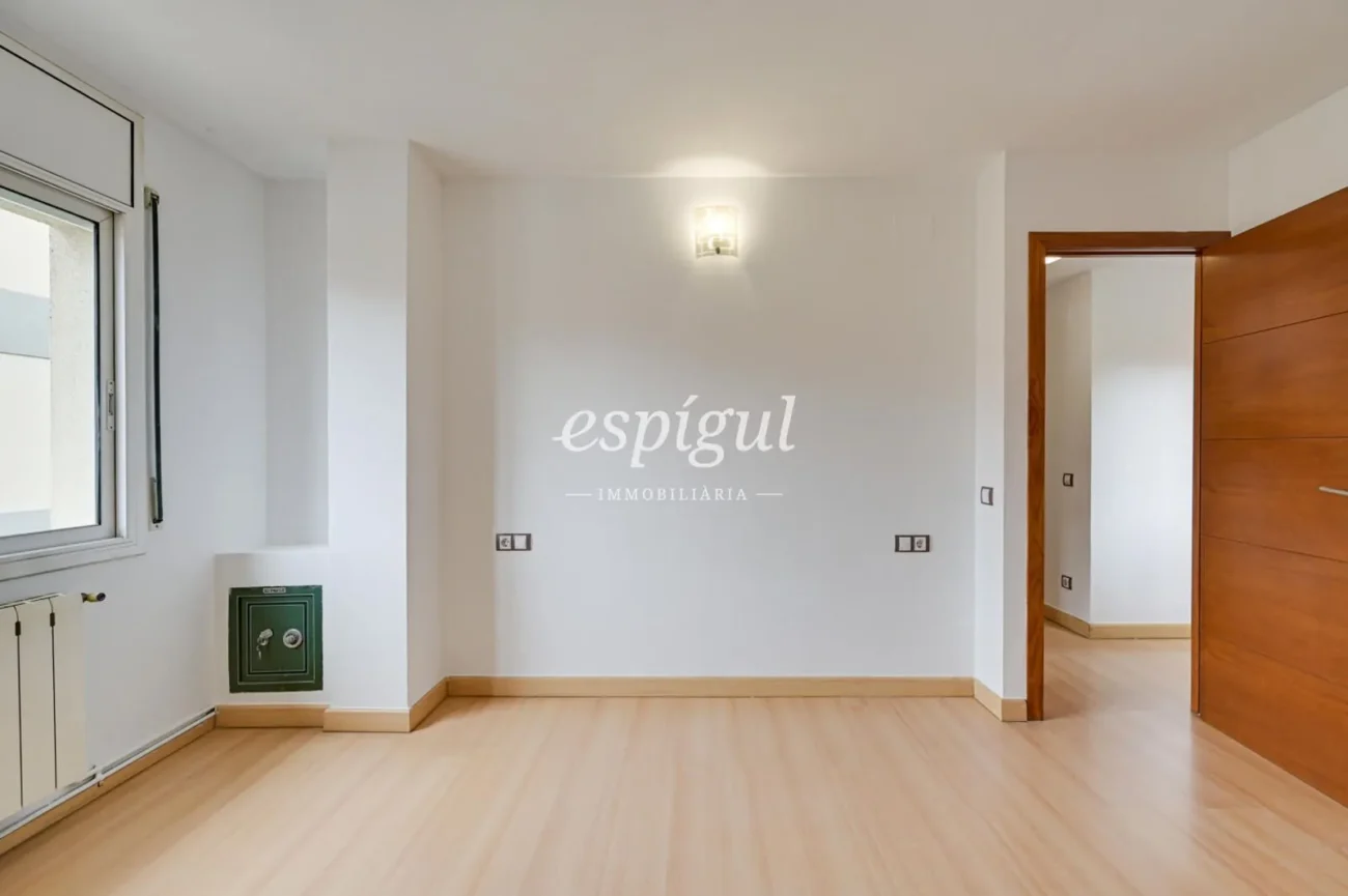 Pis de tres habitacions amb gran terrassa