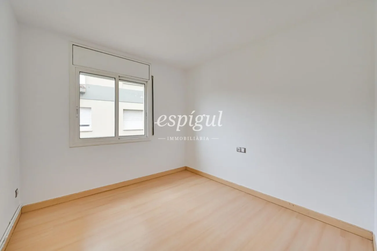 Pis de tres habitacions amb gran terrassa