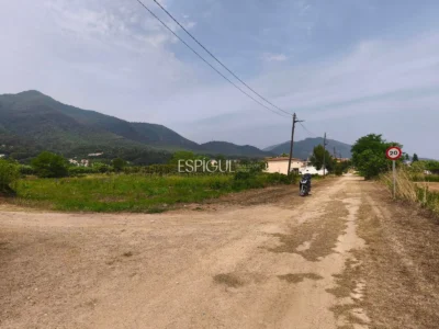 Идеальная земля для питомников или сельского хозяйства