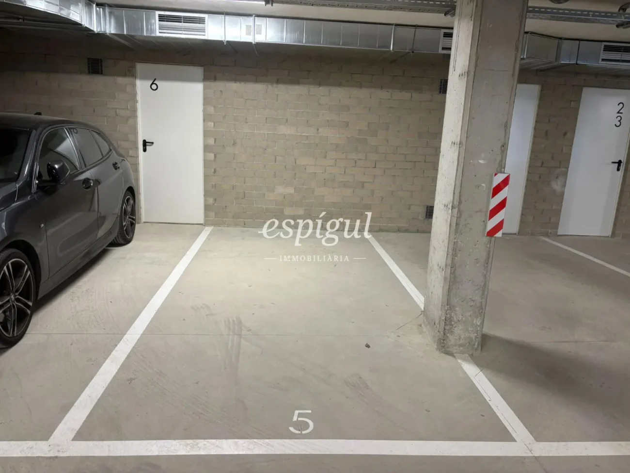 Dernière place de parking à vendre à Domeny, Gérone