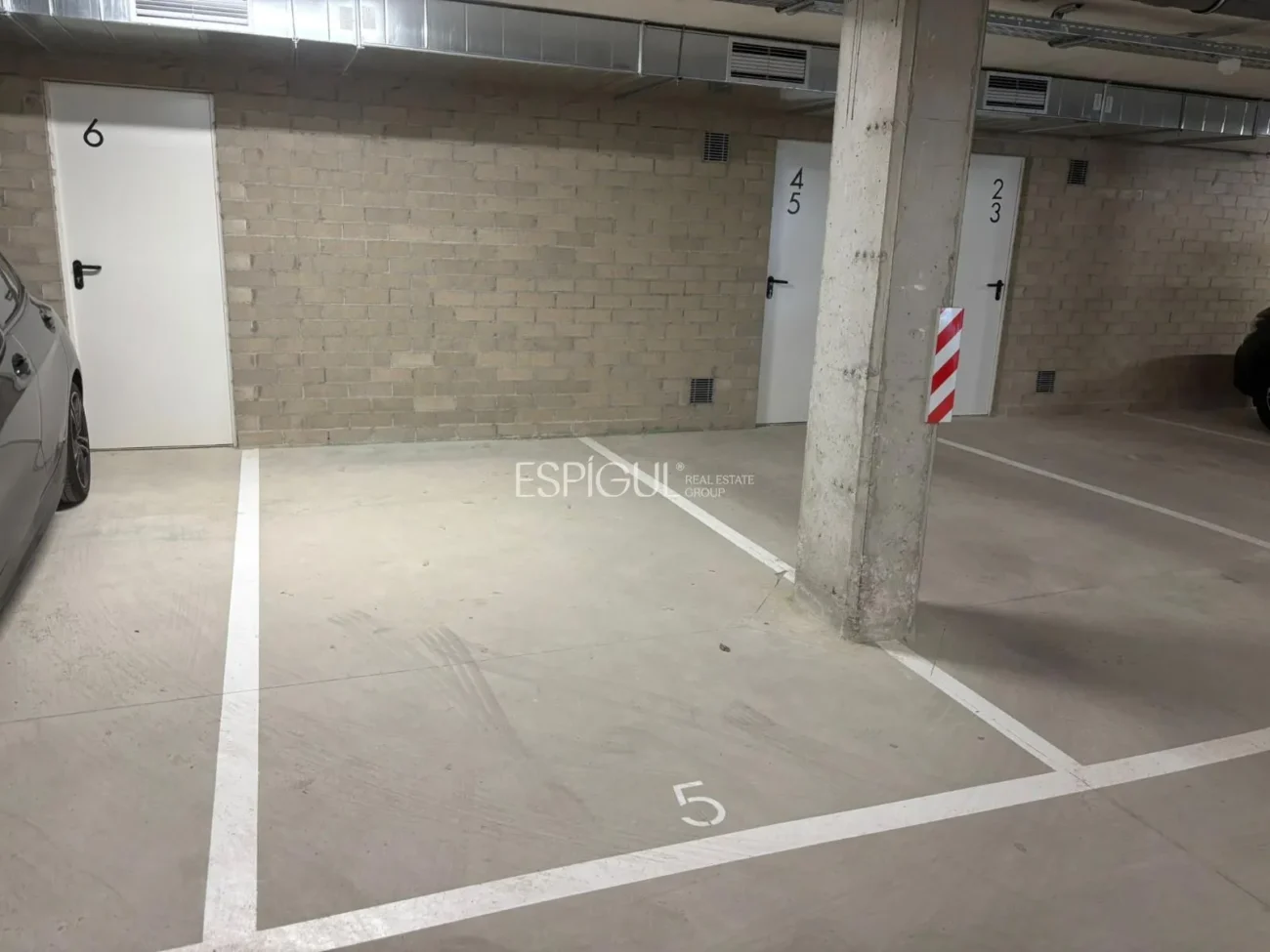 Último párquing en venta en Domeny Girona