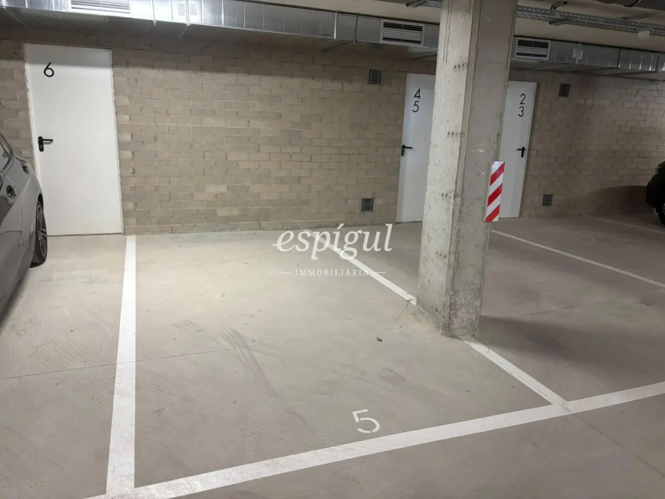 Dernière place de parking à vendre à Domeny, Gérone
