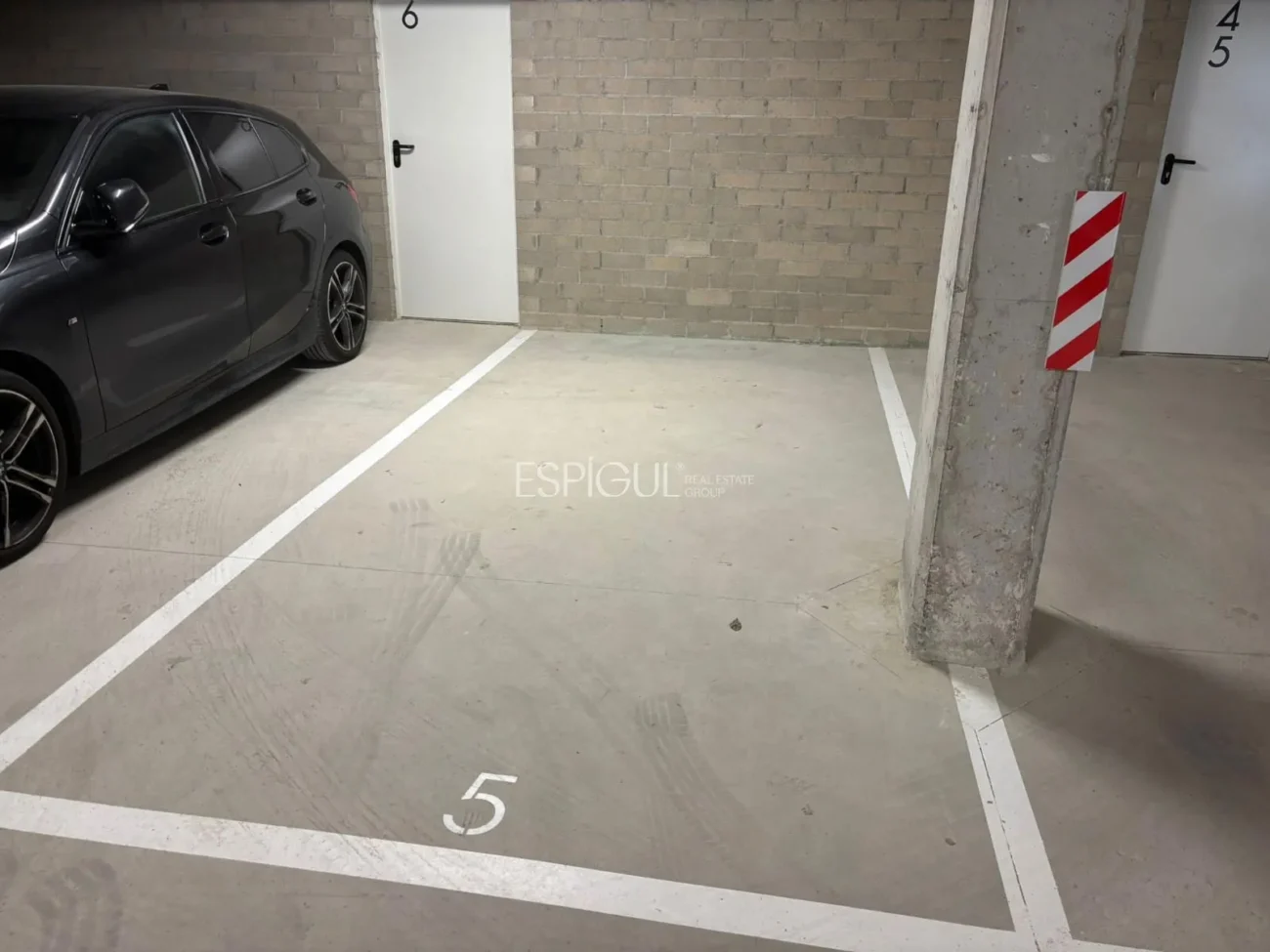 Último párquing en venta en Domeny Girona