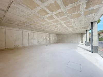 Large commercial premises in the center of Teià.