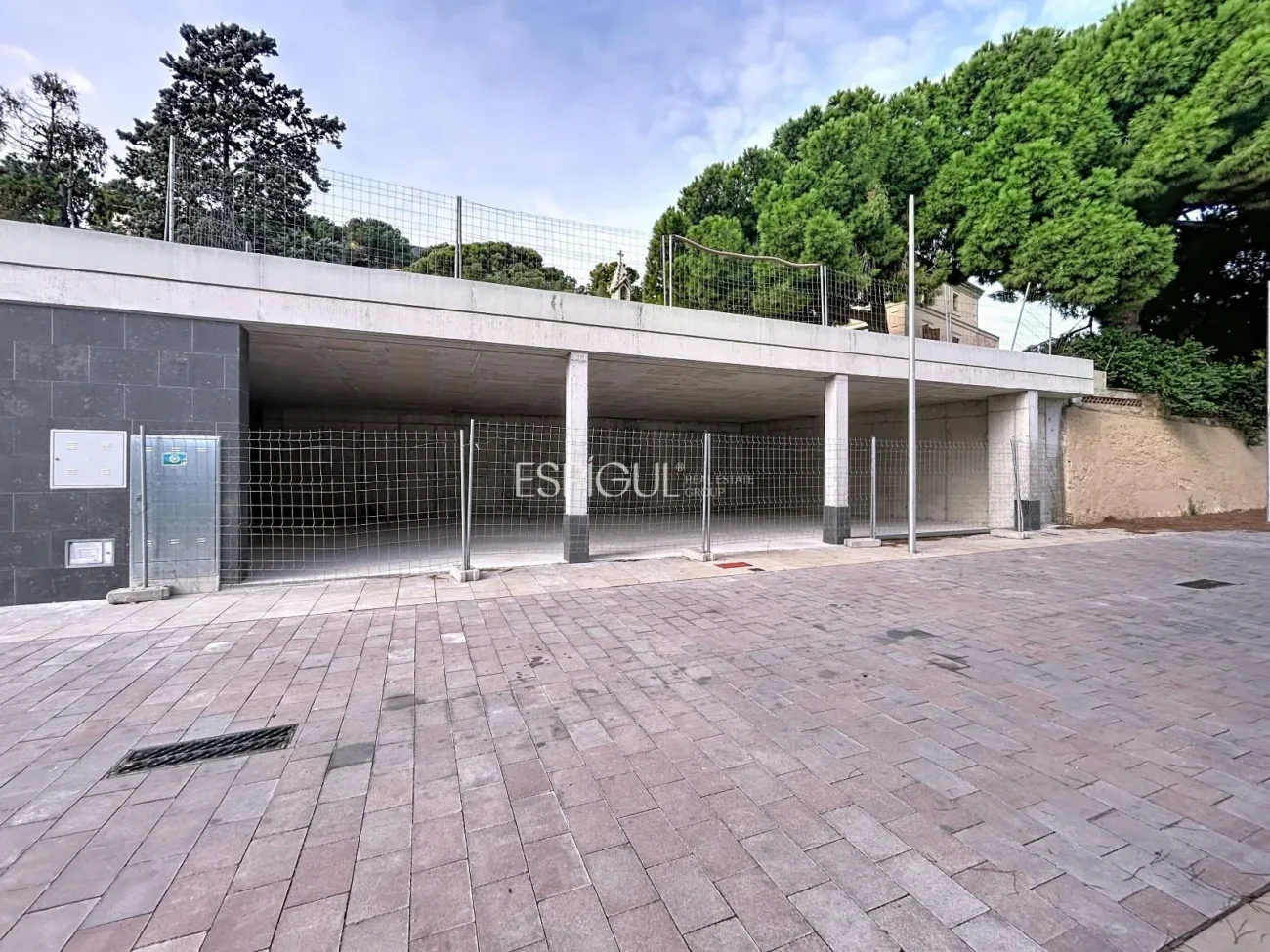 Large commercial premises in the center of Teià.