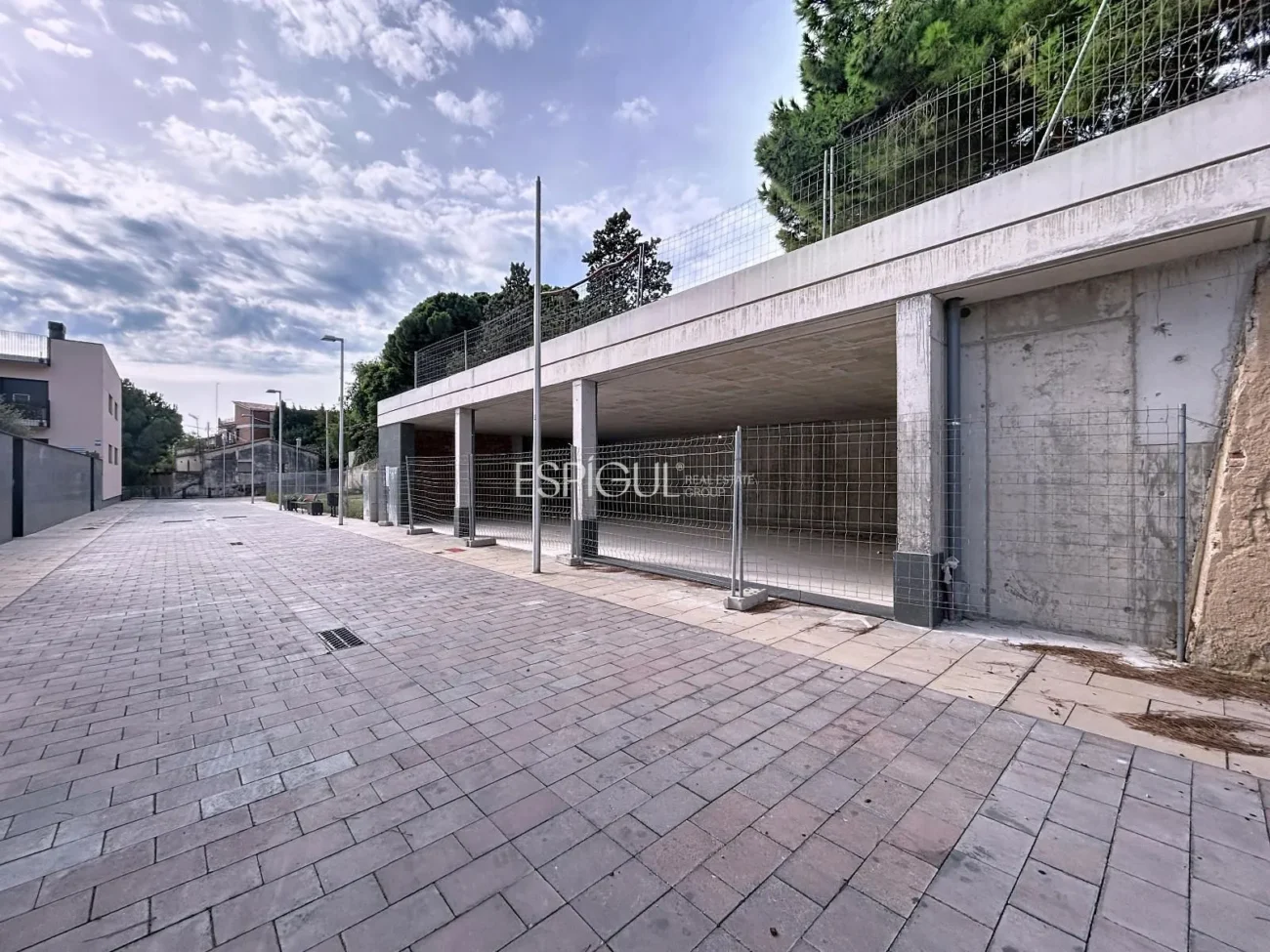 Large commercial premises in the center of Teià.