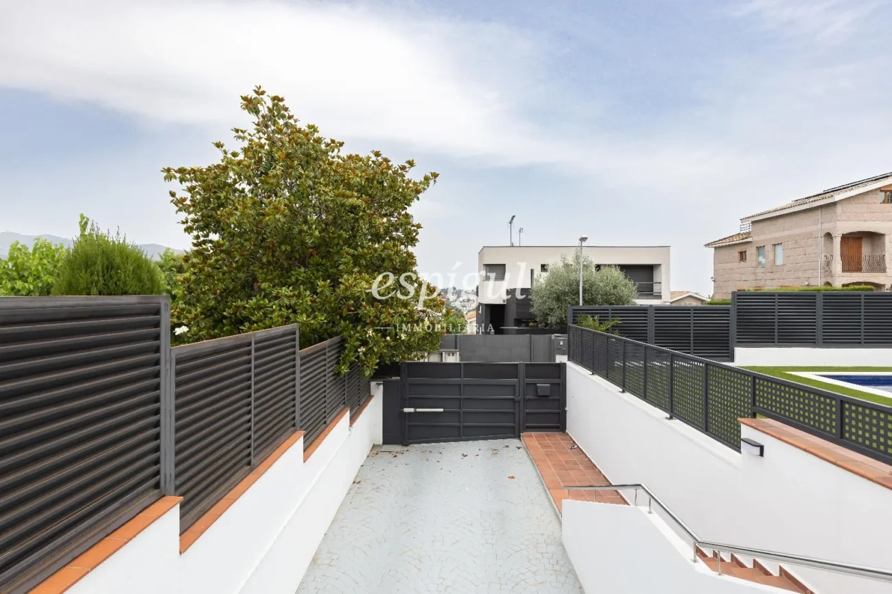 Belle maison de 5 chambres avec jardin et piscine à Can Teixidó