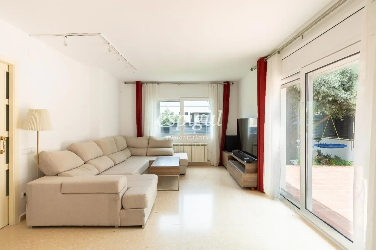 Belle maison de 5 chambres avec jardin et piscine à Can Teixidó