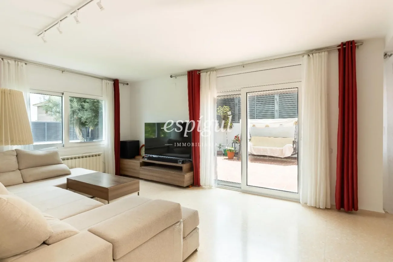 Belle maison de 5 chambres avec jardin et piscine à Can Teixidó