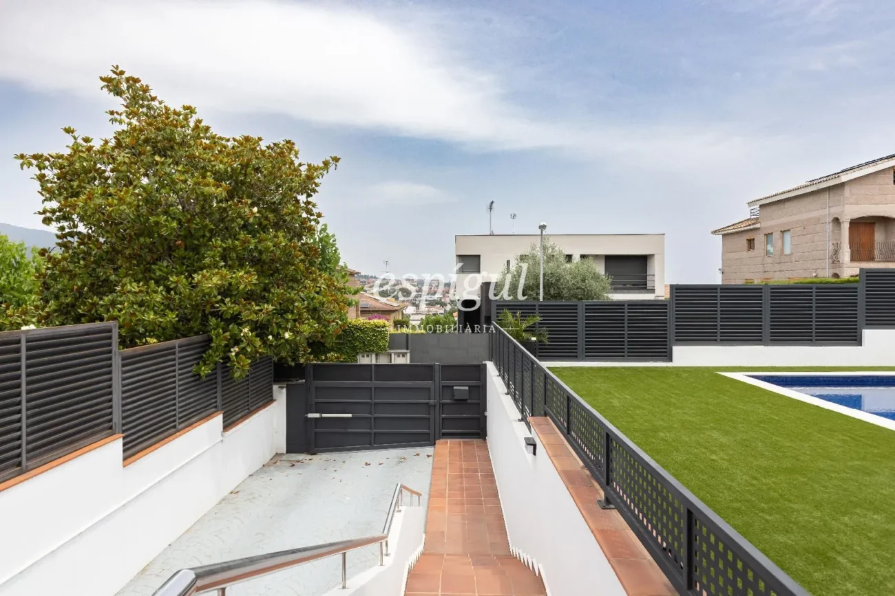 Belle maison de 5 chambres avec jardin et piscine à Can Teixidó