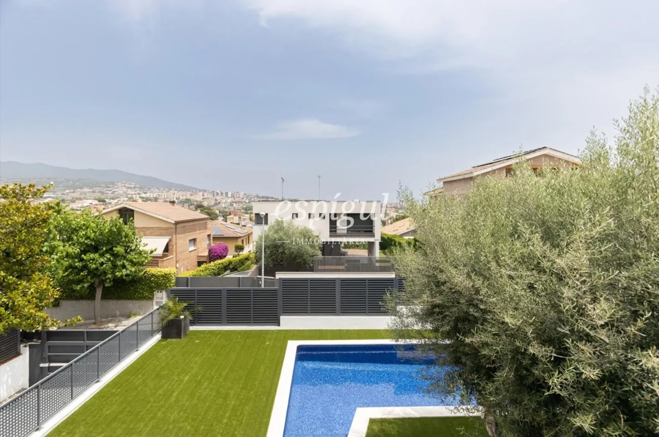 Belle maison de 5 chambres avec jardin et piscine à Can Teixidó