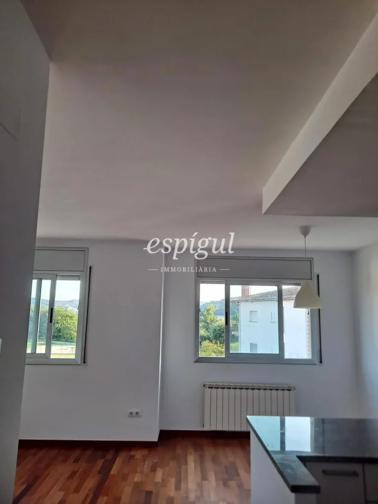 Bonito piso de 78 m² en el pueblo de San Gregorio a 5 minutos de Girona!