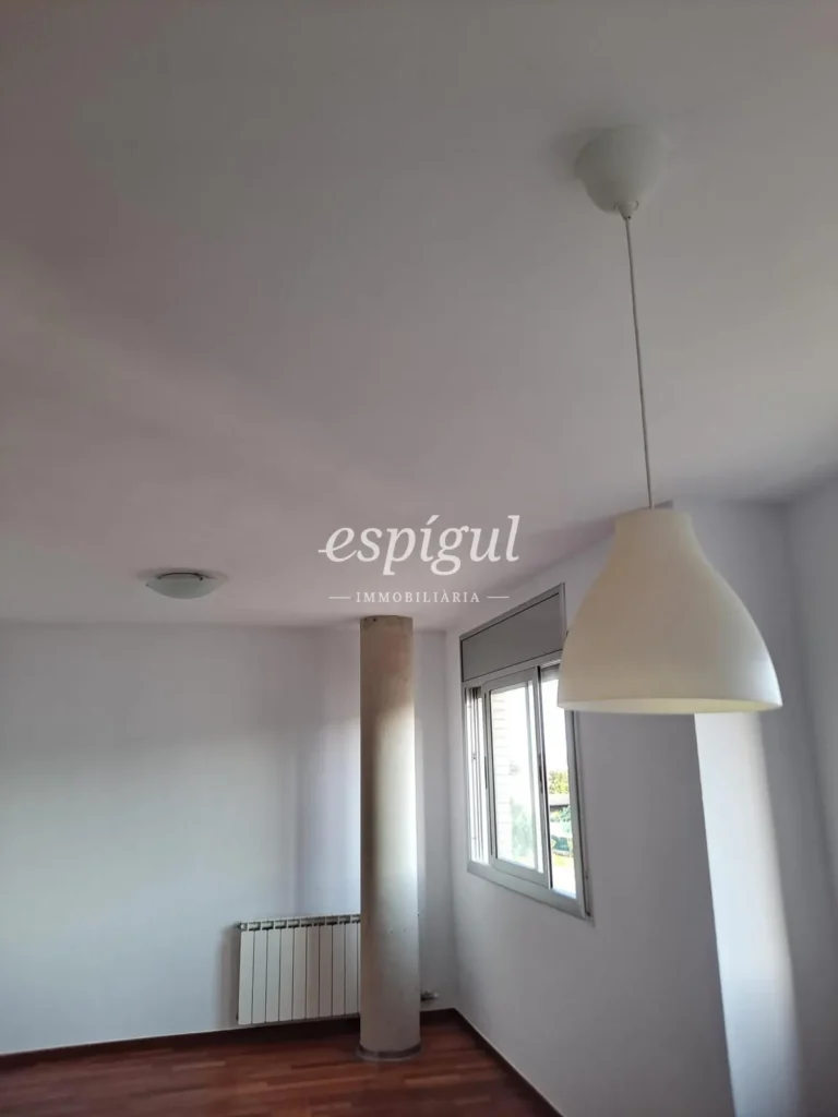 Nice apartment of 78m² in the village of Sant Gregori 5 minutes from Girona!
