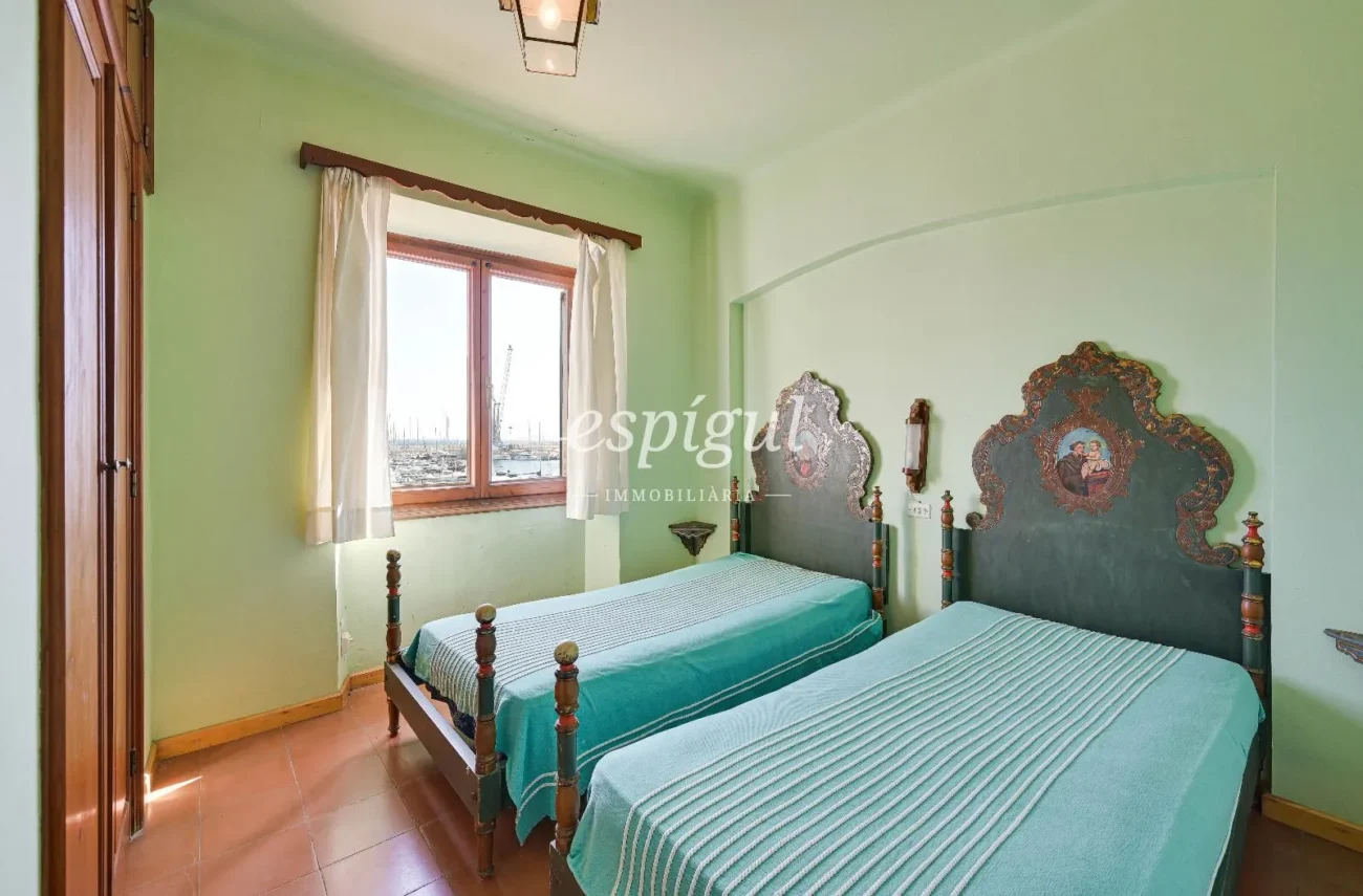 Casa en el centro de Palamós con ubicación inmejorable frente al mar