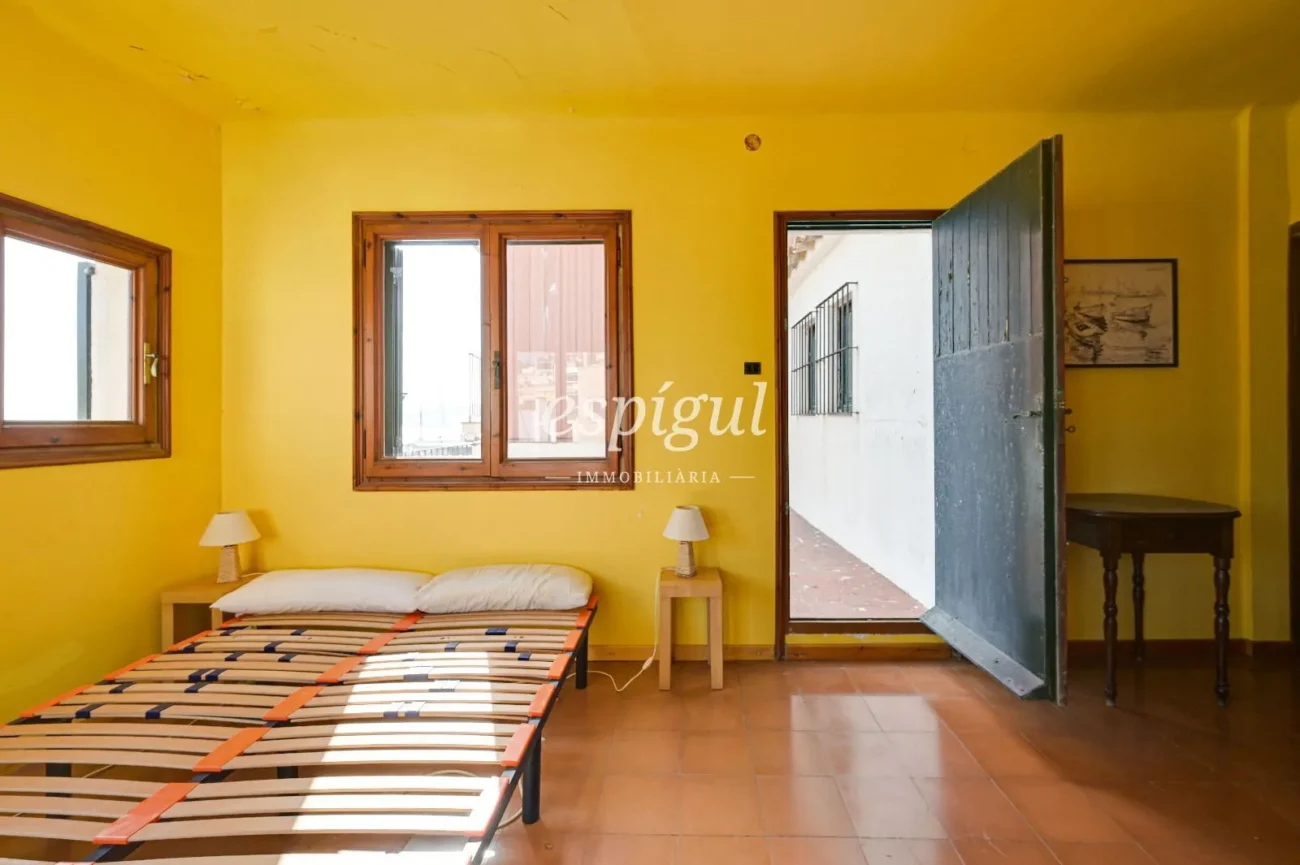 Casa en el centro de Palamós con ubicación inmejorable frente al mar
