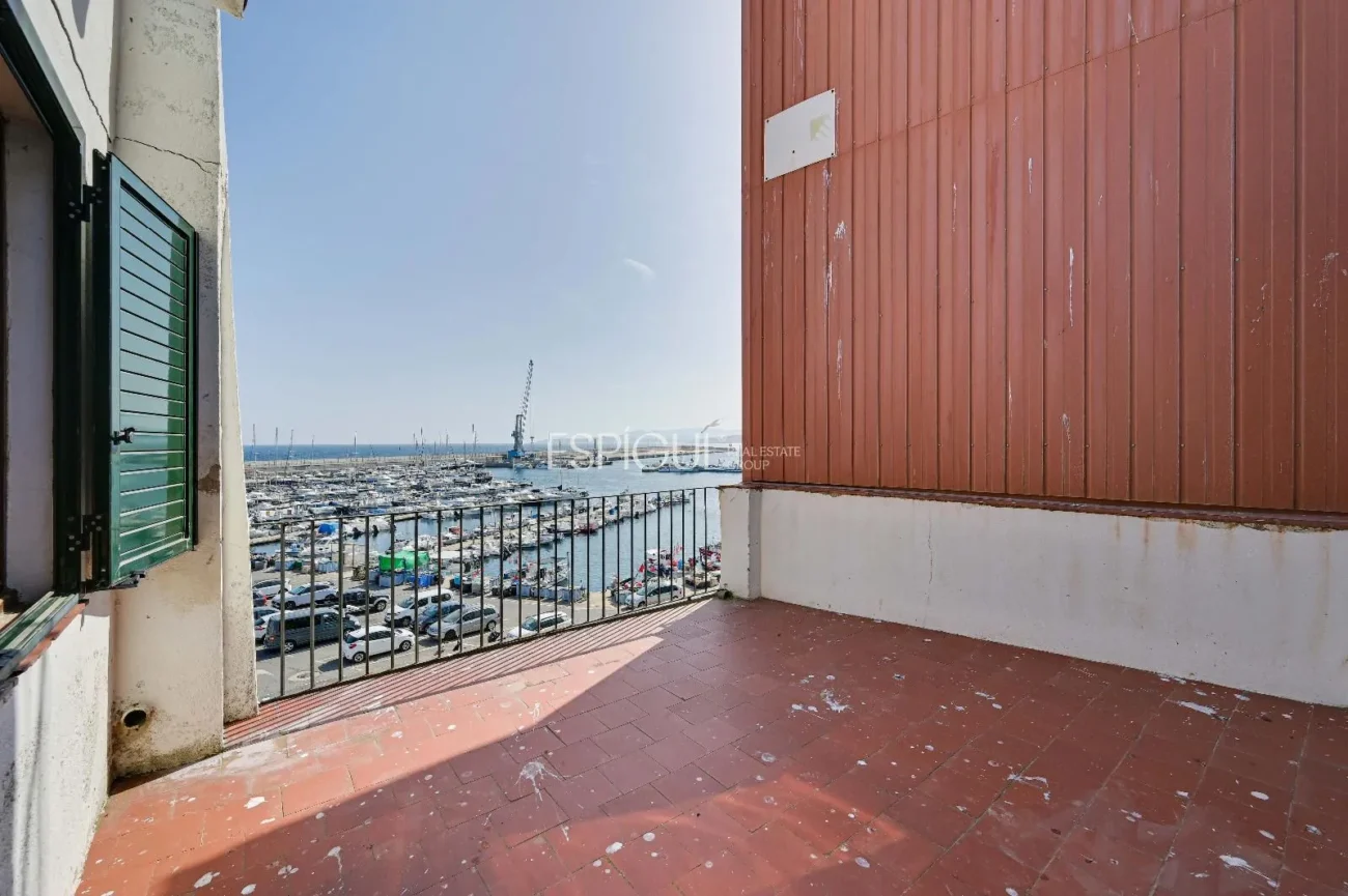 Haus im Zentrum von Palamós mit unschlagbarer Lage direkt am Meer