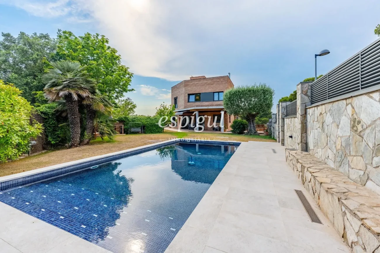 Casa en venta con piscina en el Golf de Sant Cugat