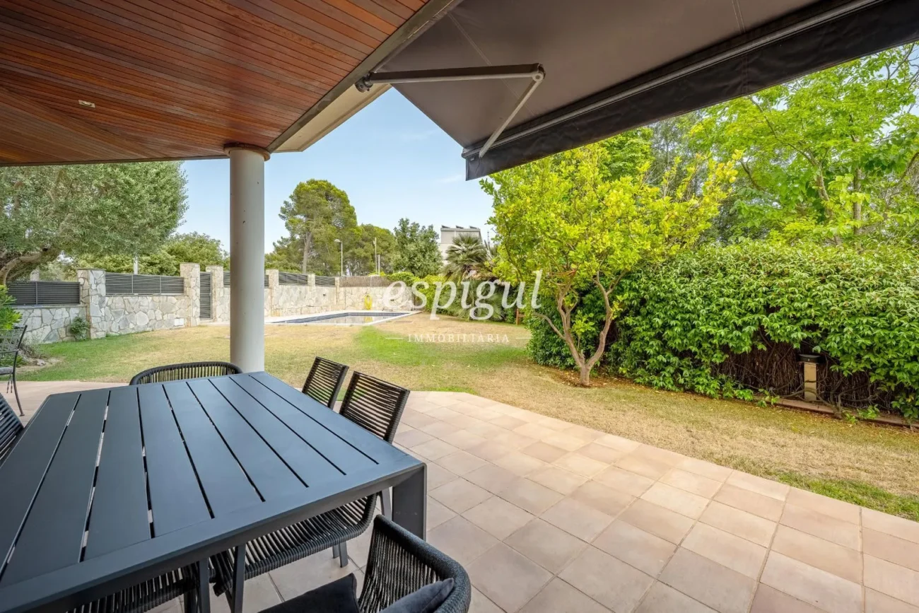 House for sale with pool in Sant Cugat Golf