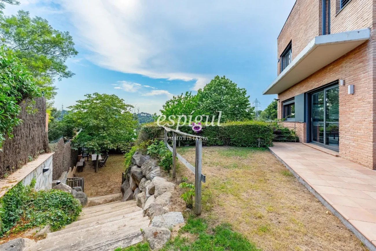 House for sale with pool in Sant Cugat Golf