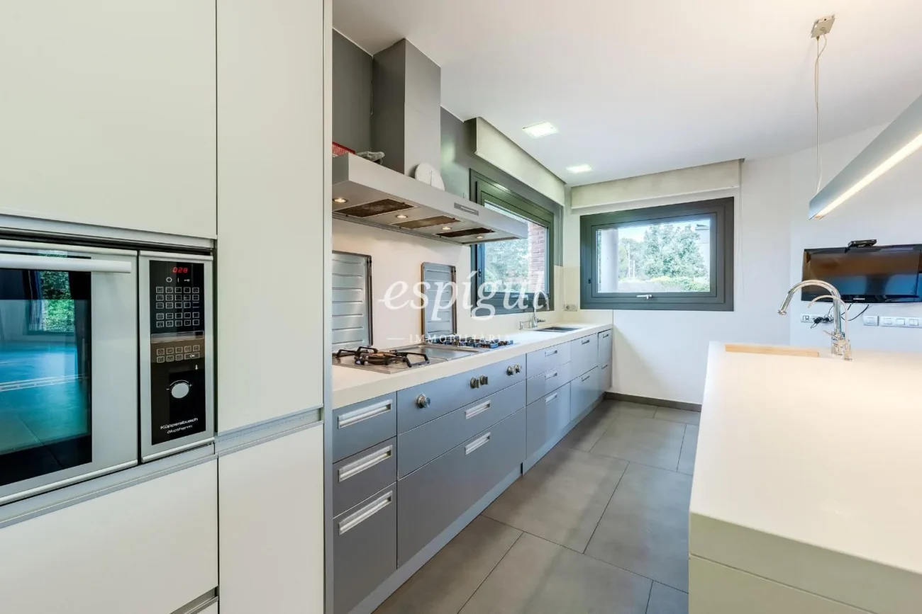 House for sale with pool in Sant Cugat Golf