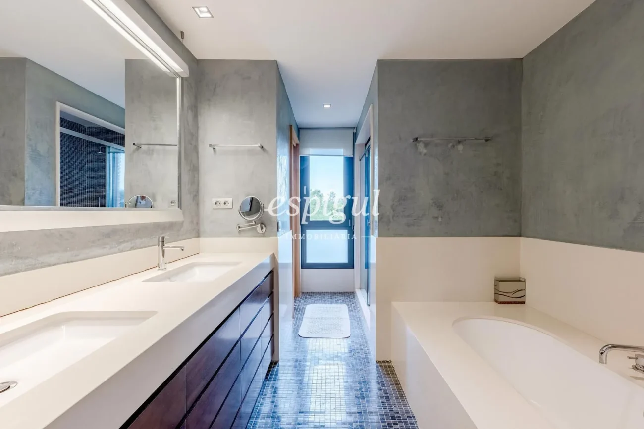 House for sale with pool in Sant Cugat Golf