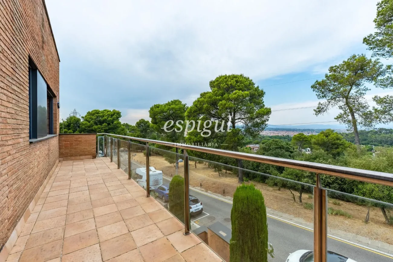 House for sale with pool in Sant Cugat Golf