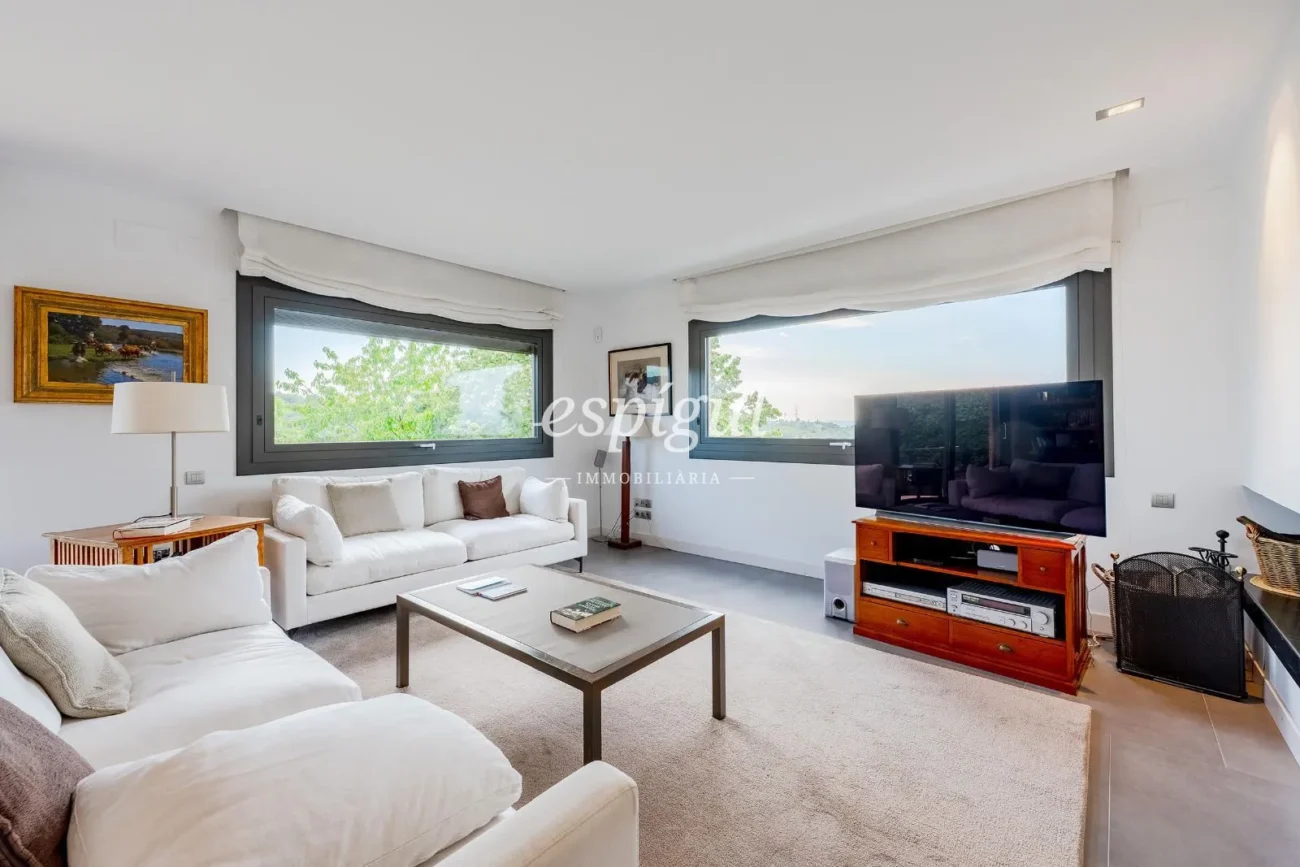 House for sale with pool in Sant Cugat Golf