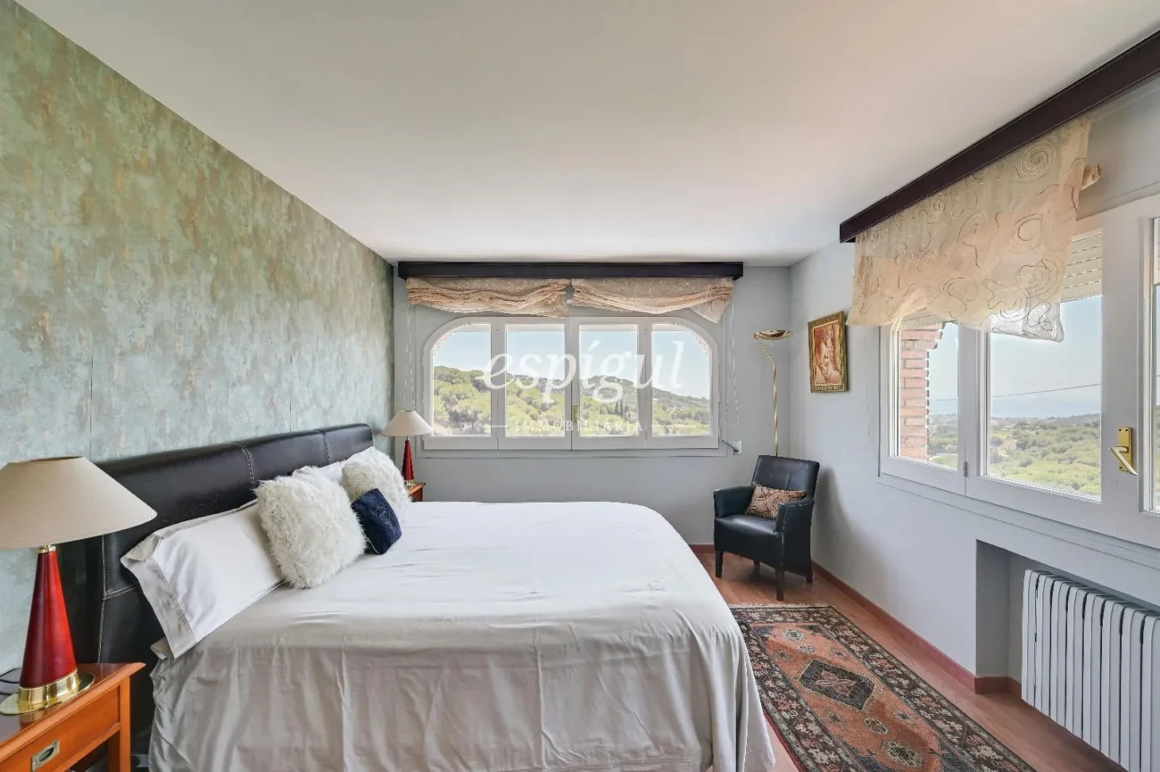 Superbe maison avec vue sur la mer et la montagne à Alella Parc