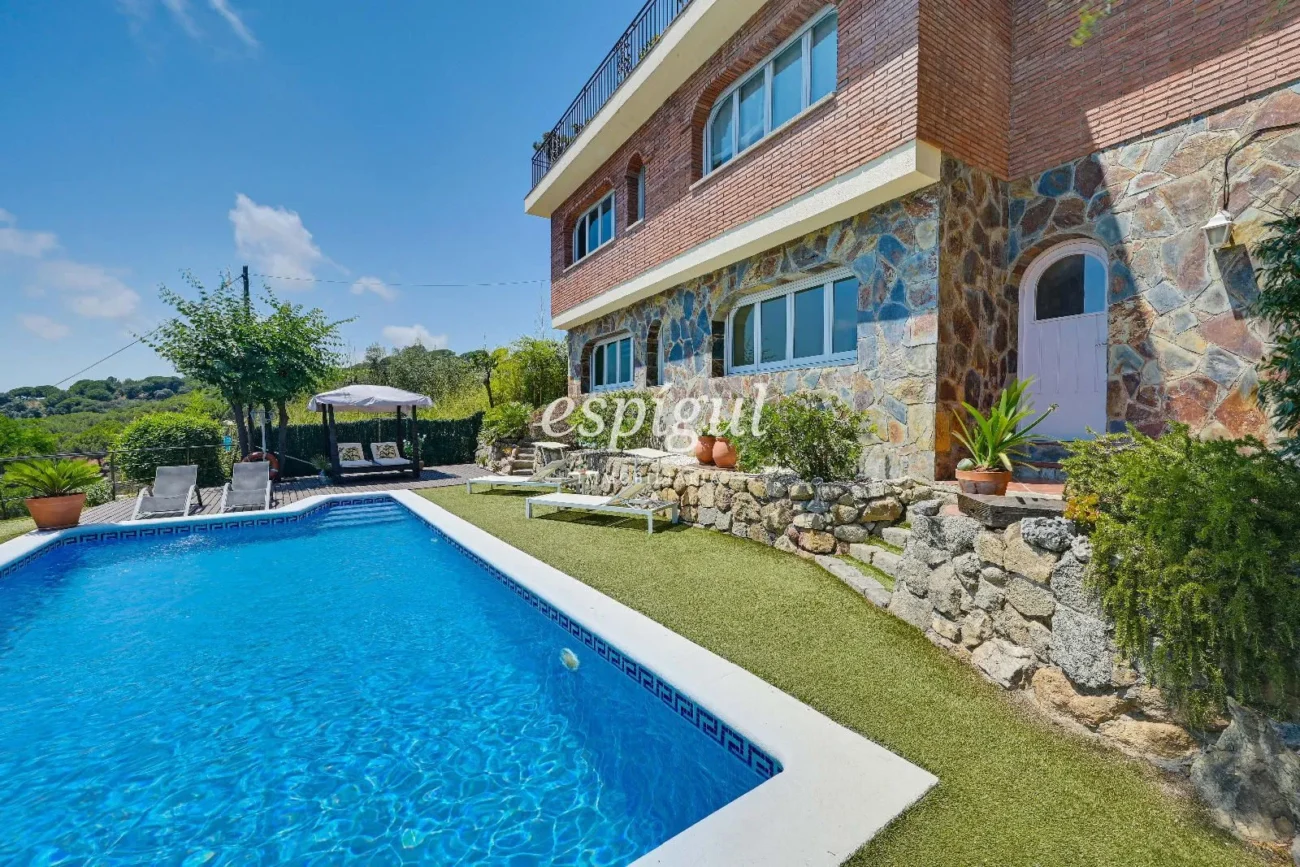 Superbe maison avec vue sur la mer et la montagne à Alella Parc