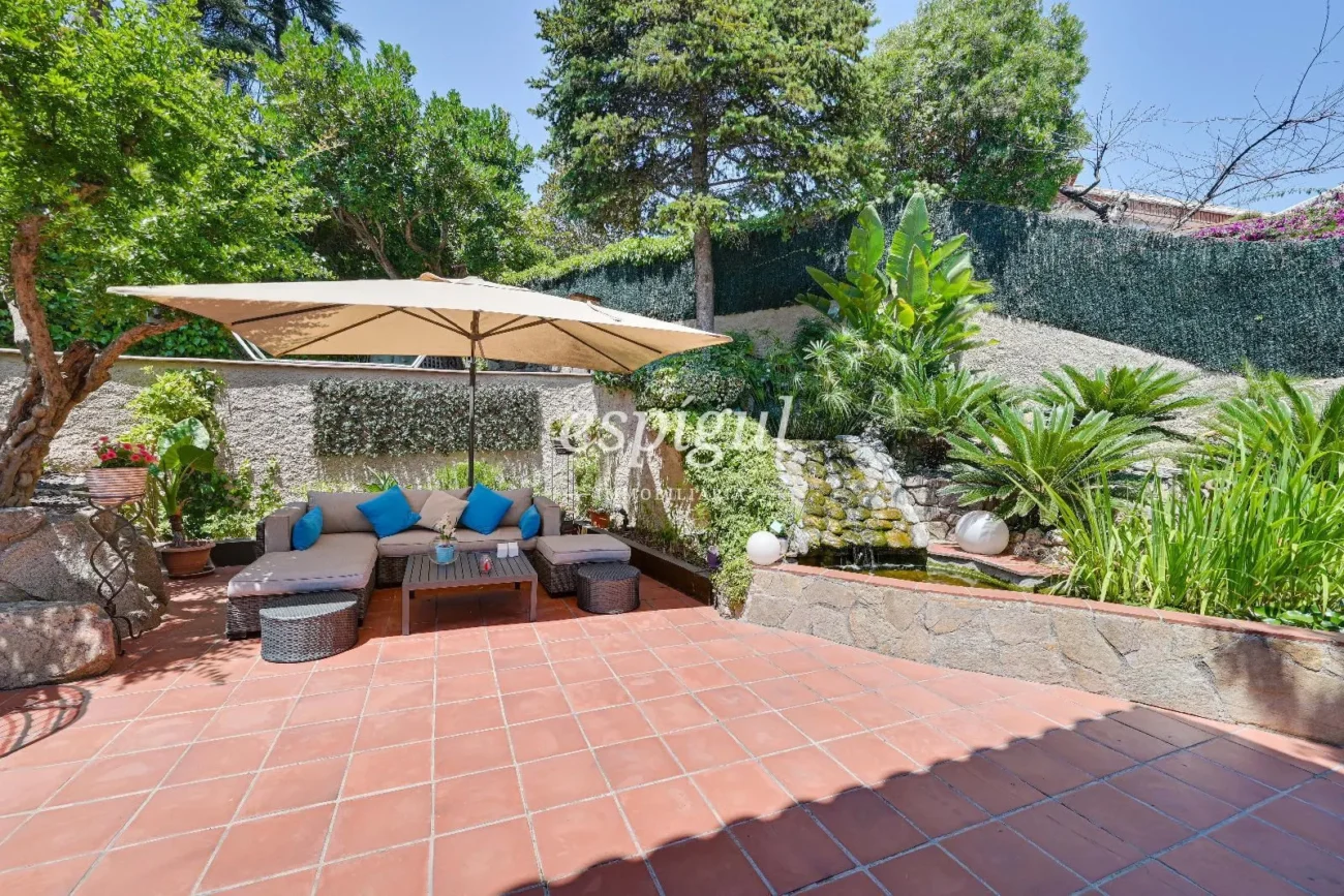 Superbe maison avec vue sur la mer et la montagne à Alella Parc