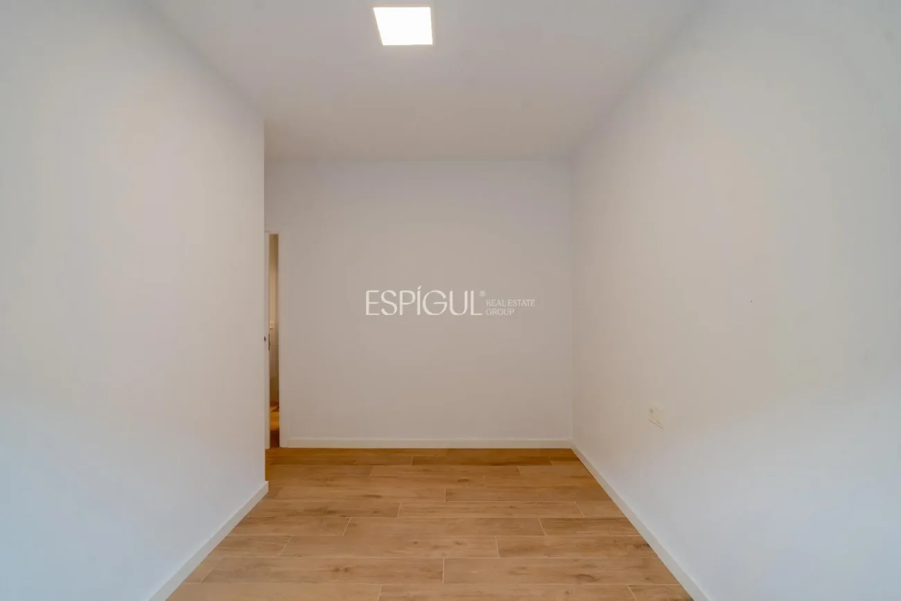 Превосходный первый этаж с садом в районе Девеса города Жирона