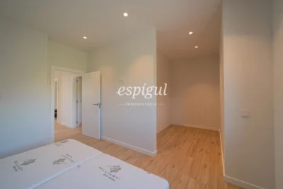 Exclusiva casa de obra nueva en planta baja con jardín en Banyoles