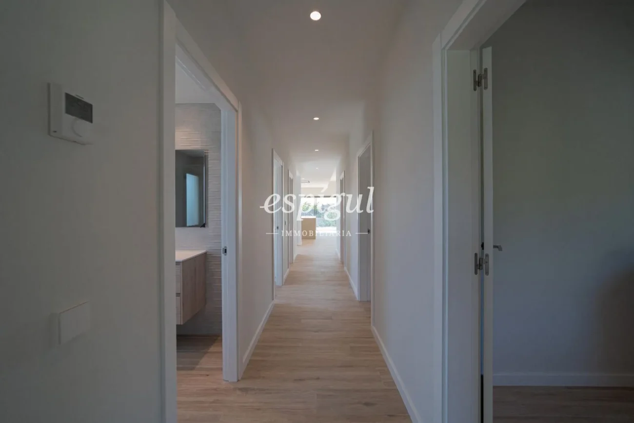 Exclusiva casa de obra nueva en planta baja con jardín en Banyoles