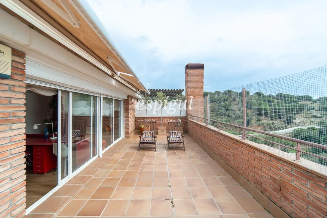 Exclusivo ático dúplex con vistas al mar en Can Gaietà, Tiana