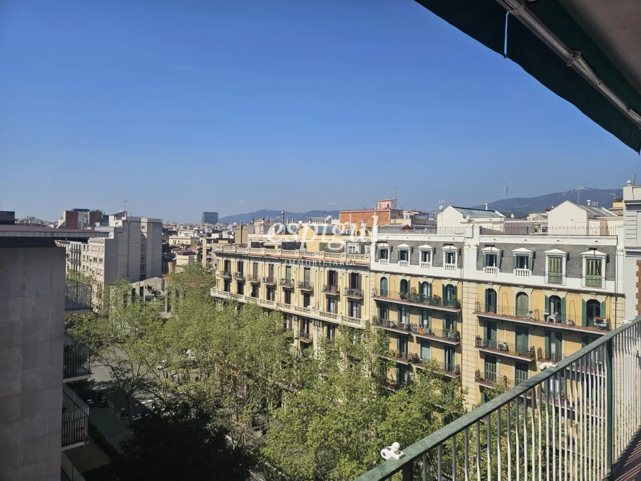 Exclusive renovated apartment with terraces on Passeig de Sant Joan, Barcelona