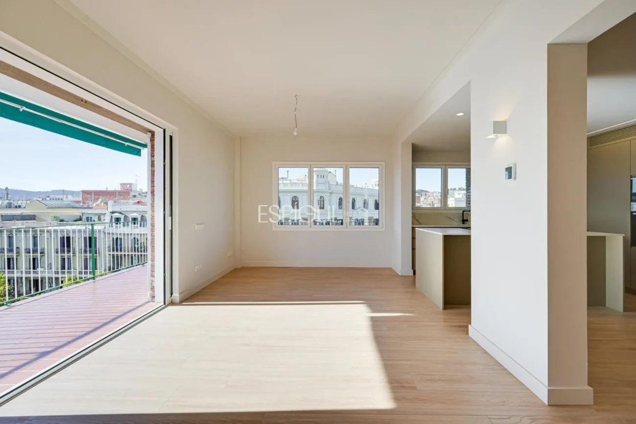Exclusivo piso reformado con terrazas en Passeig de Sant Joan, Barcelona