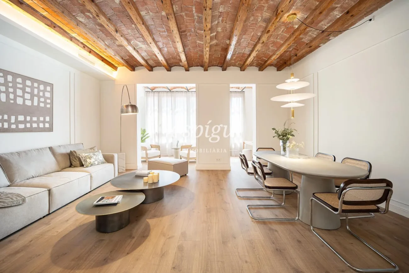 Appartement rénové impressionnant dans la rue Provença, au cœur de l’Eixample Dret