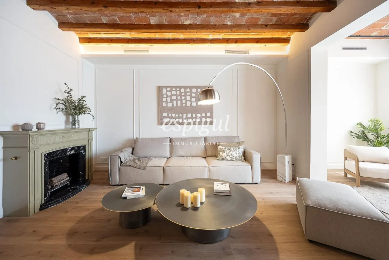 Stunning renovated apartment on Provença Street, heart of Eixample Dret