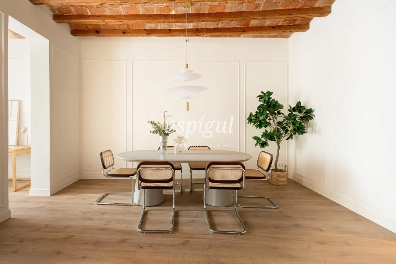 Stunning renovated apartment on Provença Street, heart of Eixample Dret