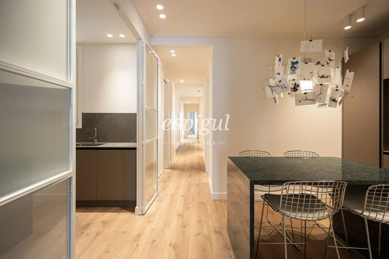 Stunning renovated apartment on Provença Street, heart of Eixample Dret