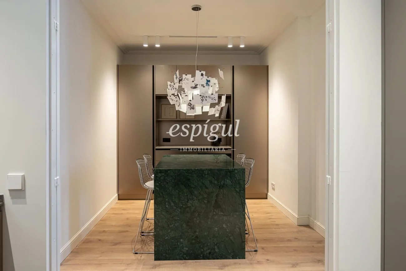 Stunning renovated apartment on Provença Street, heart of Eixample Dret